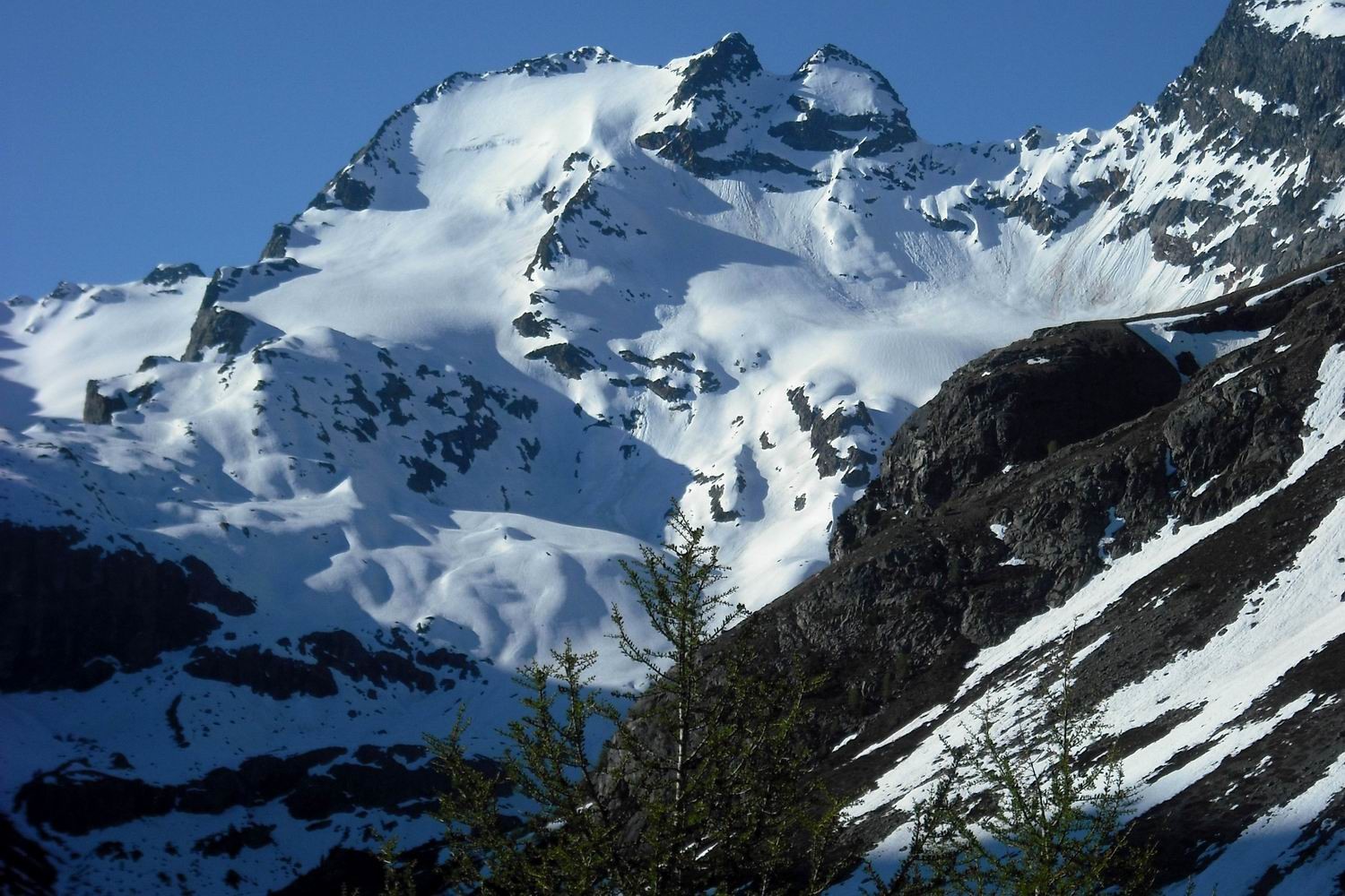 la cima orientale di Lago Spalmo