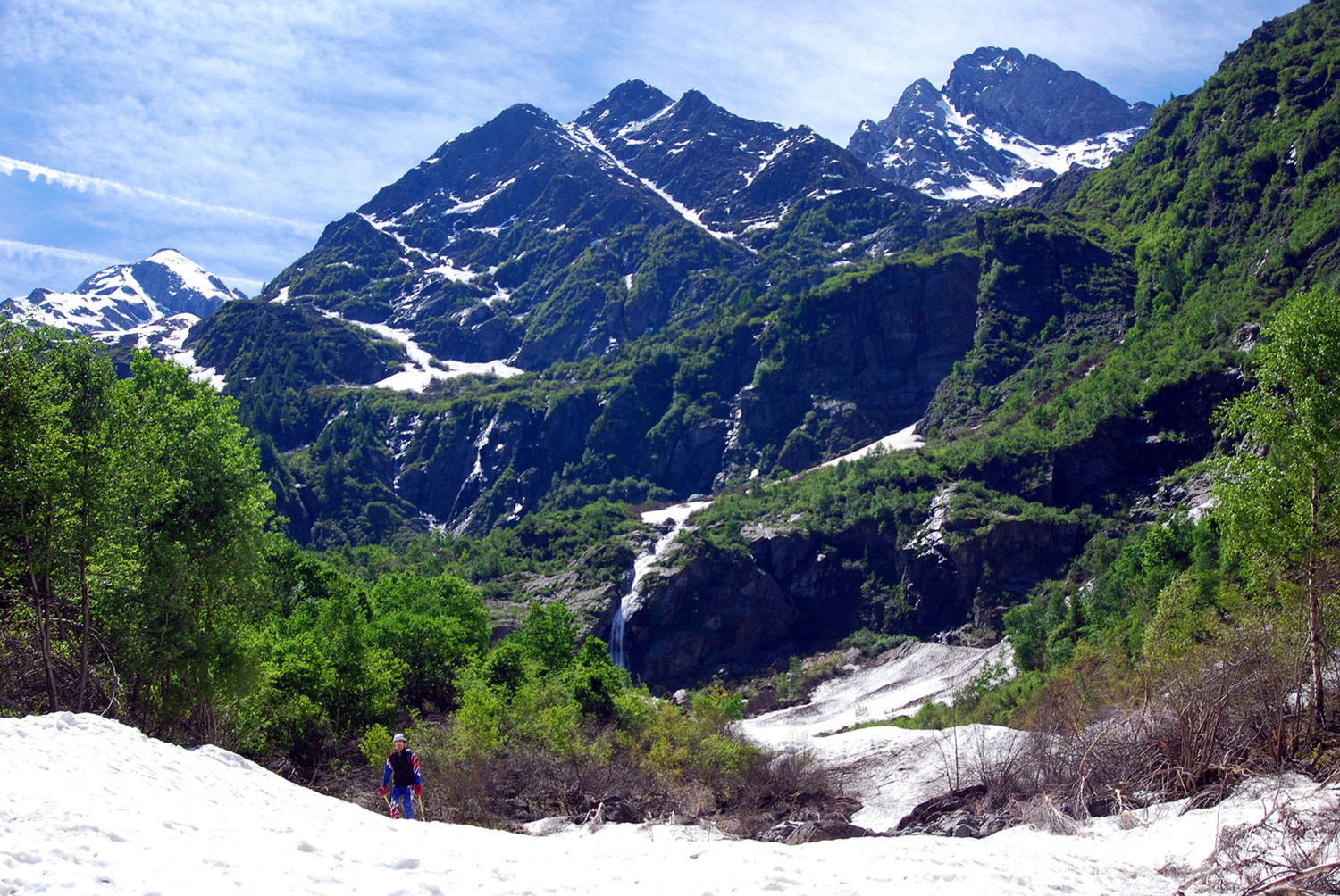 Gli ultimi residui di valanga a 1200 m presso le Baite Paltani.