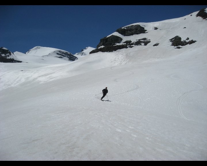 Début de la descente par la moraine
