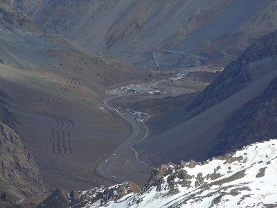 Portillo, vue de la montée au Santa Elena par la rampe W (may 2009) Portillo, vue de la montée au Santa Elena par la rampe W (may 2009)