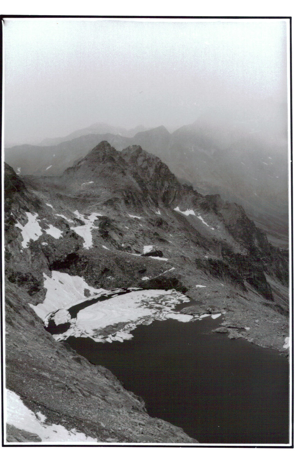 le lac, vu du sommet de l'éperon