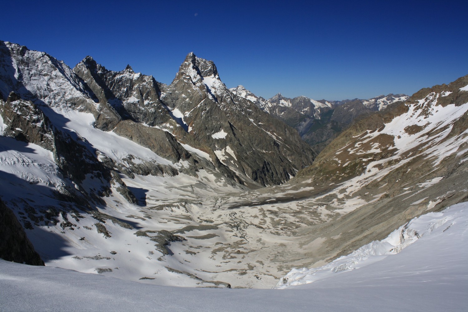 Le Vallon de la Selle depuis le glacier homonyme