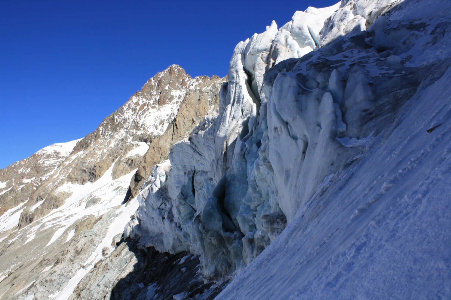 Le front du Glacier de la Selle et le Pic de la Grave