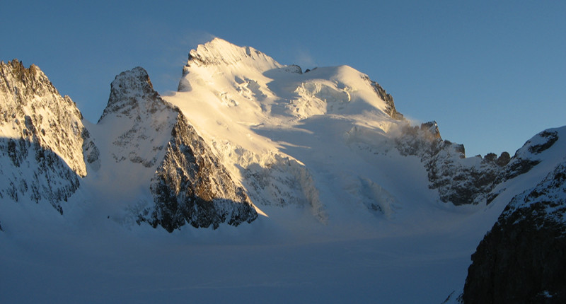 La Barre Noire, la Barre des Ecrins et le Dôme