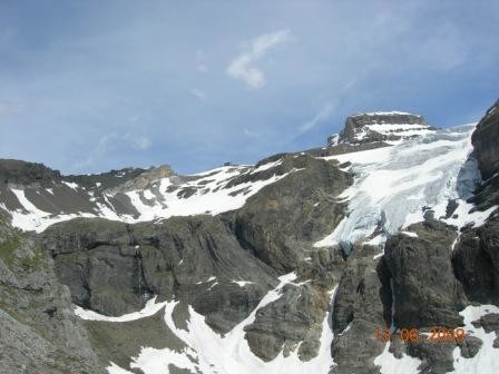 A une heure trente de marche de la Cabane Blümlisalp