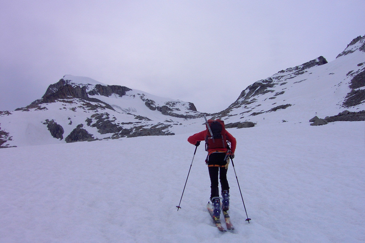 montée vers le Galenstock
