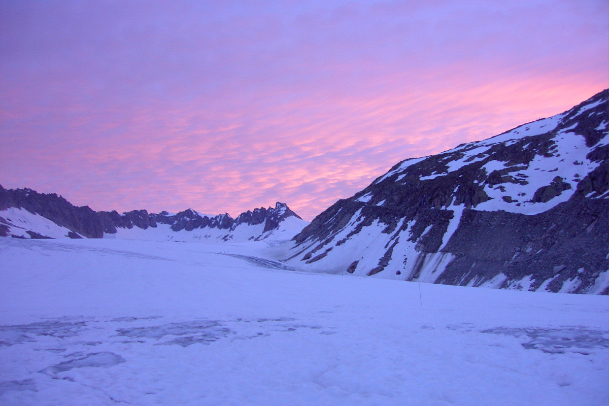 le glacier du Rhône à l'aube