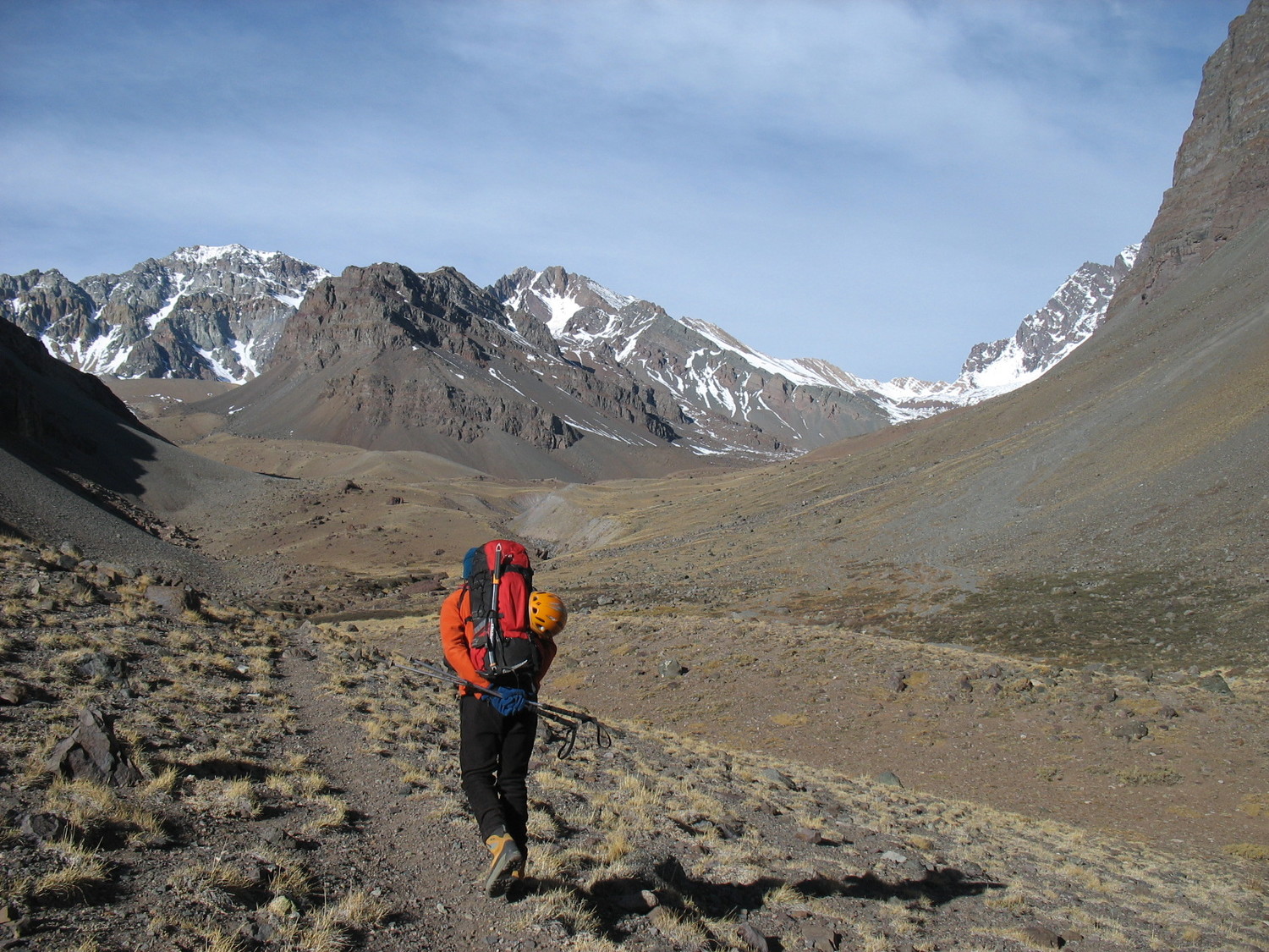 Apurando el paso por la quebrada