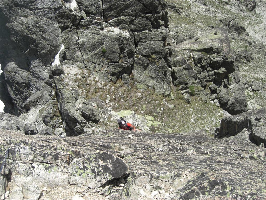 Ju au pied de la fissure
