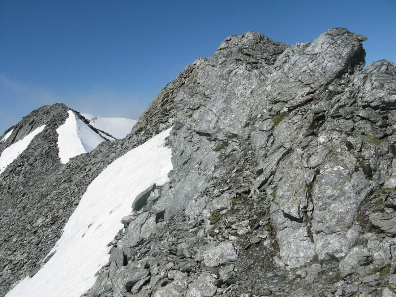 Arrivée sous les coups de fouet du vent sous Testa Grisa