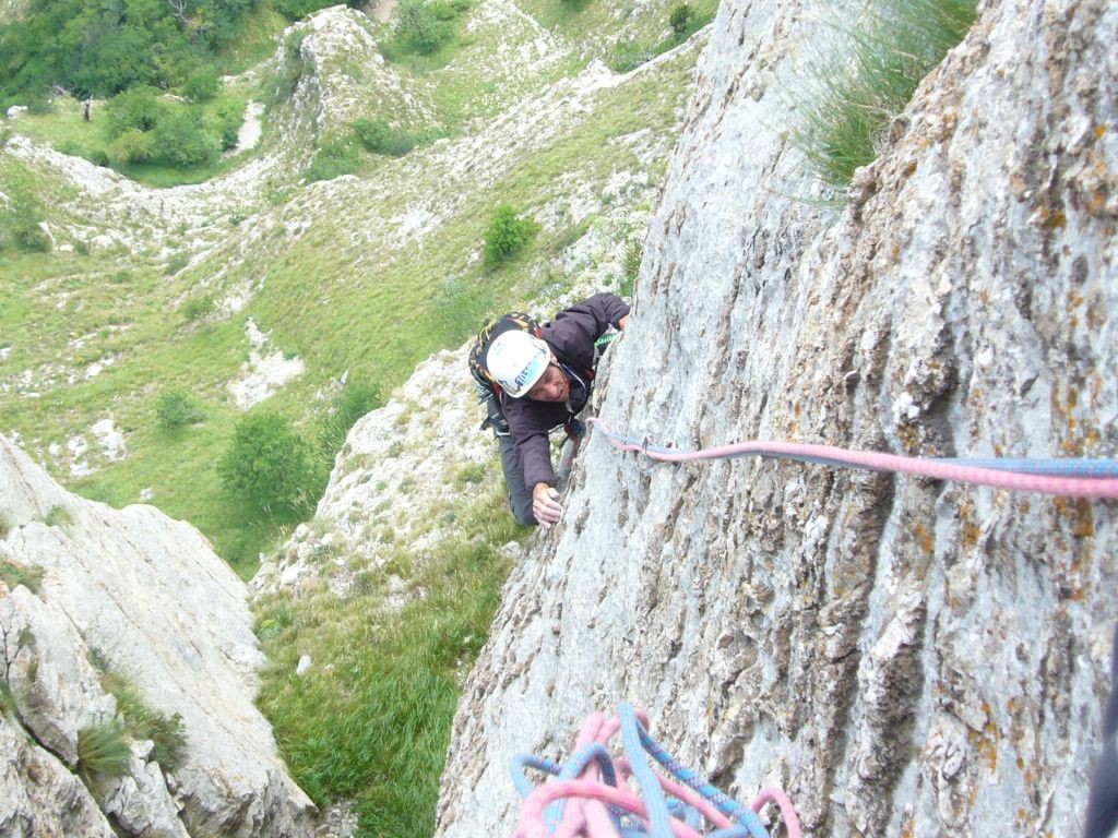 petit félix L4: le 6b sur silex ça tire sur les doigts ...