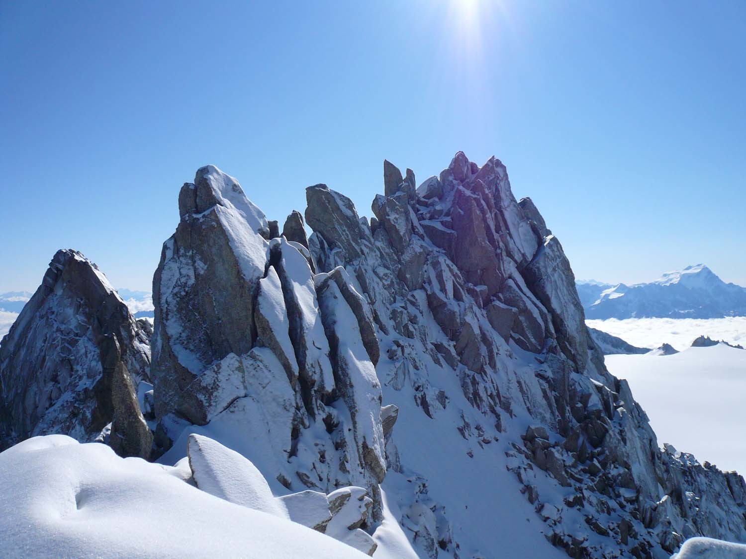 L'arête vers le sommet... saupoudrée de fraîche