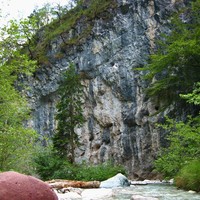 La partie de G de la falaise de Val d'Algone