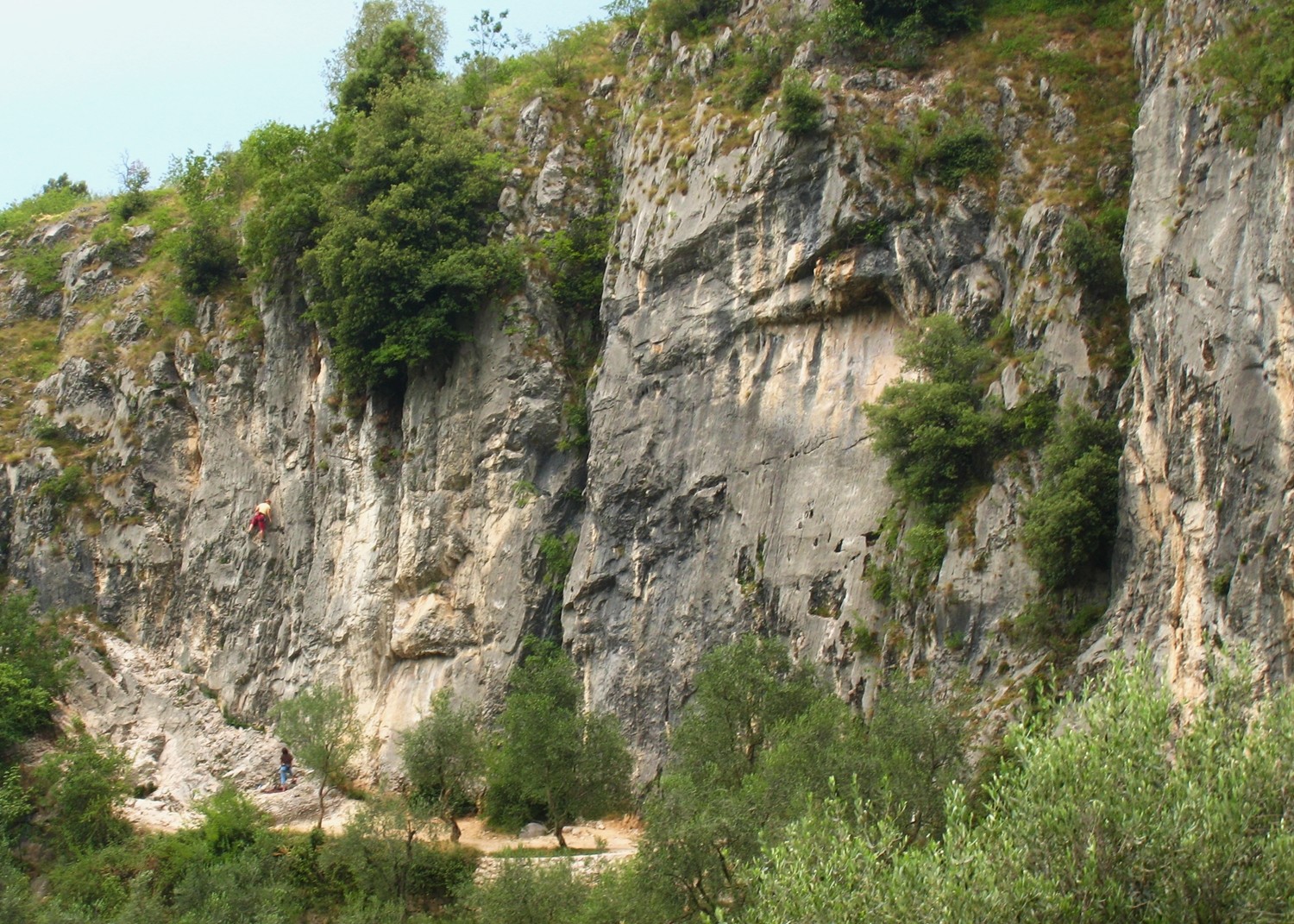 Secteur de G de Policromuro, voies du 4a au 6b