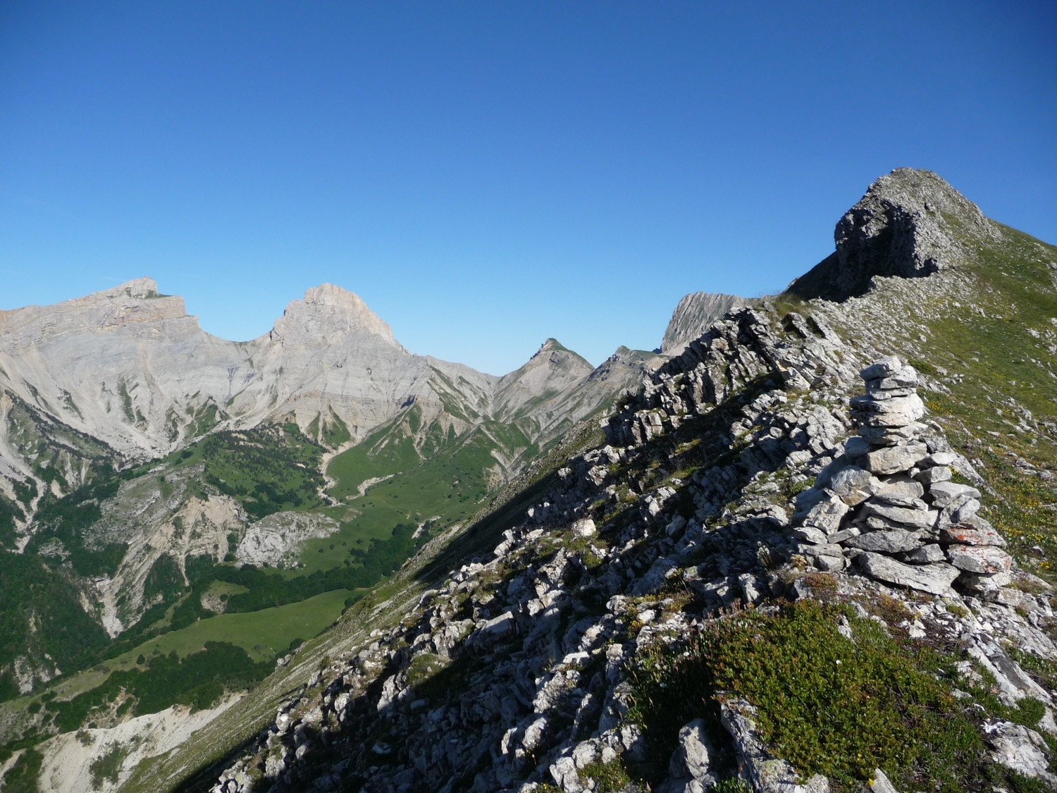 Roc et Tête de Garnesier au loin