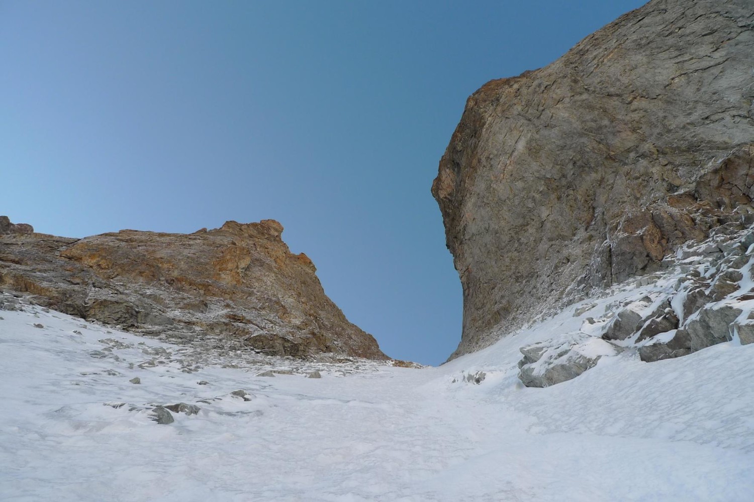 belle ambiance vers le haut du couloir