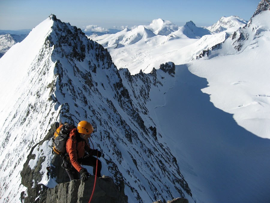 Escalade d'un gendarme