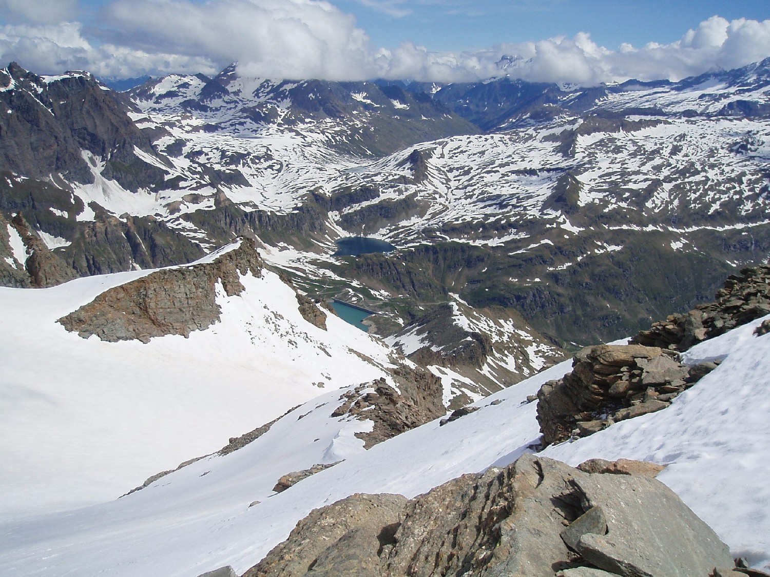 L' innevamento al Colle del Nivolet dalla cima