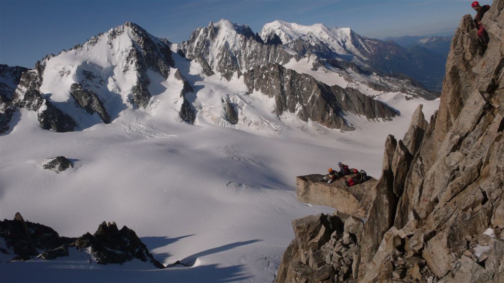 Vue de la table et ses squatteurs...