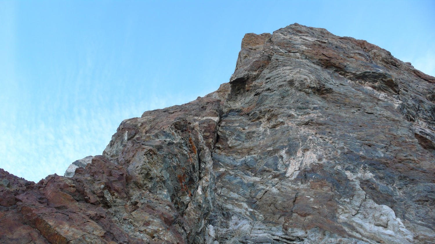Point de départ de l'arête W, avec la fissure en 5c