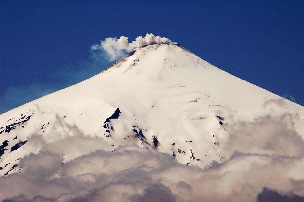 Humo en el volcán Villarrica