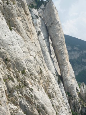 Le Pestel vue du Pilier Leprince Ringuet / une cordée en action sur le fil : c'est quoi cette voie ? Le Pestel vue du Pilier Leprince Ringuet / une cordée en action sur le fil : c'est quoi cette voie ?