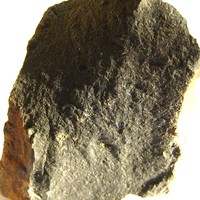 Basalte. Roche volcanique, basique et sombre.