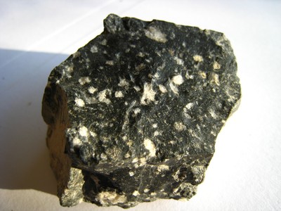 Gabbro, roche plutonique proche du basalte. Gabbro, roche plutonique proche du basalte.