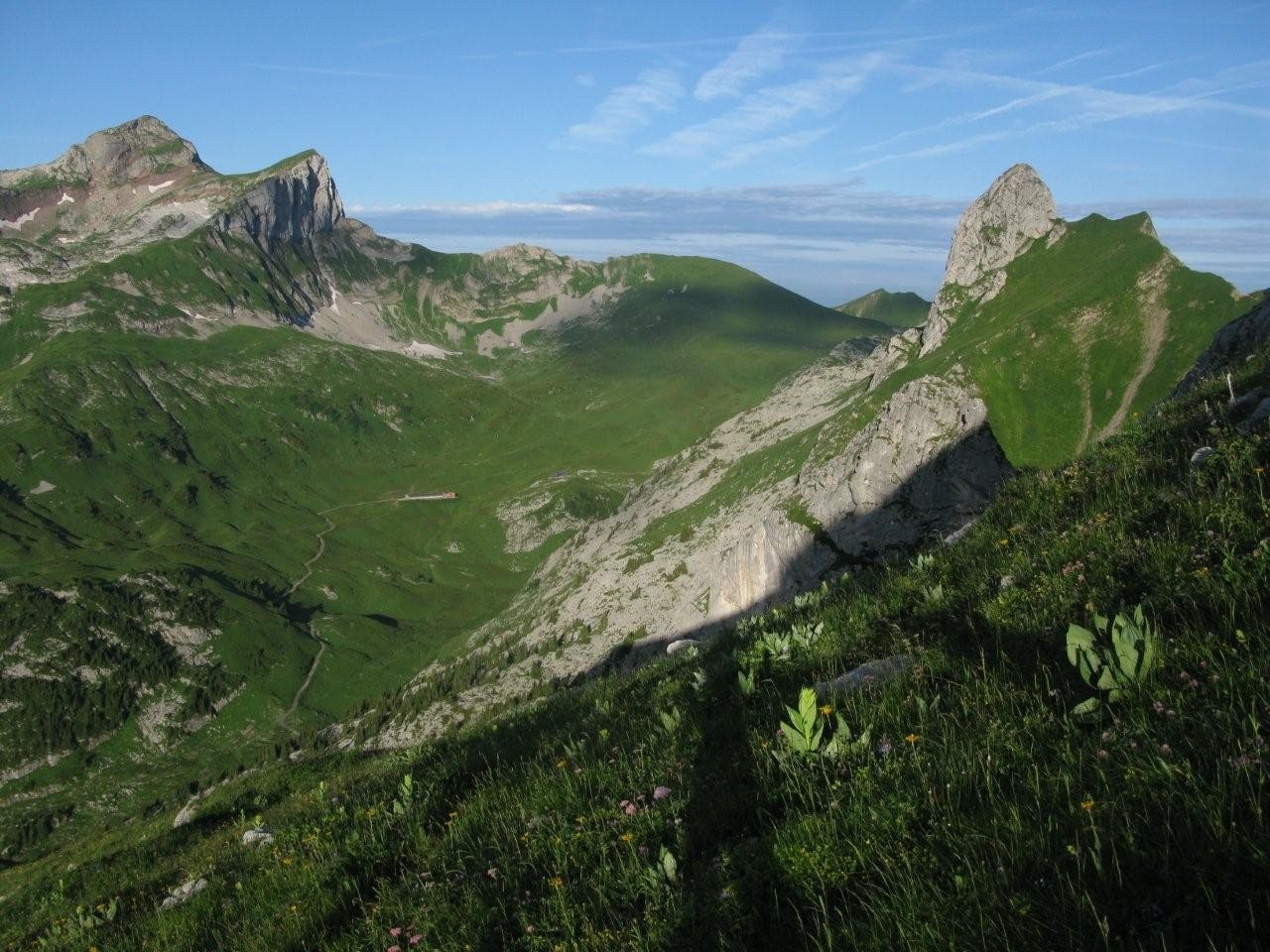 Cornettes de Bise et Gardy dans le flanc W des Jumelles