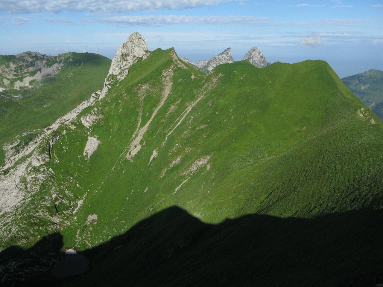 Gardy et lac de la combe en parcourant l'arête W