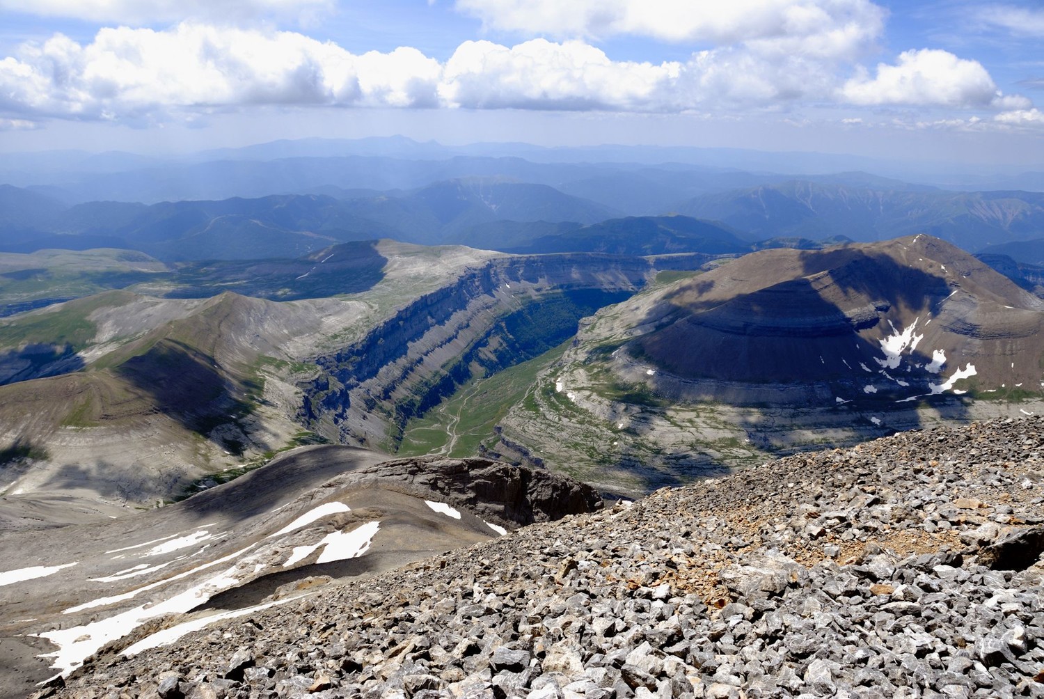 Ordesa, vu depuis le sommet du Mont-Perdu (photo Jérôme)