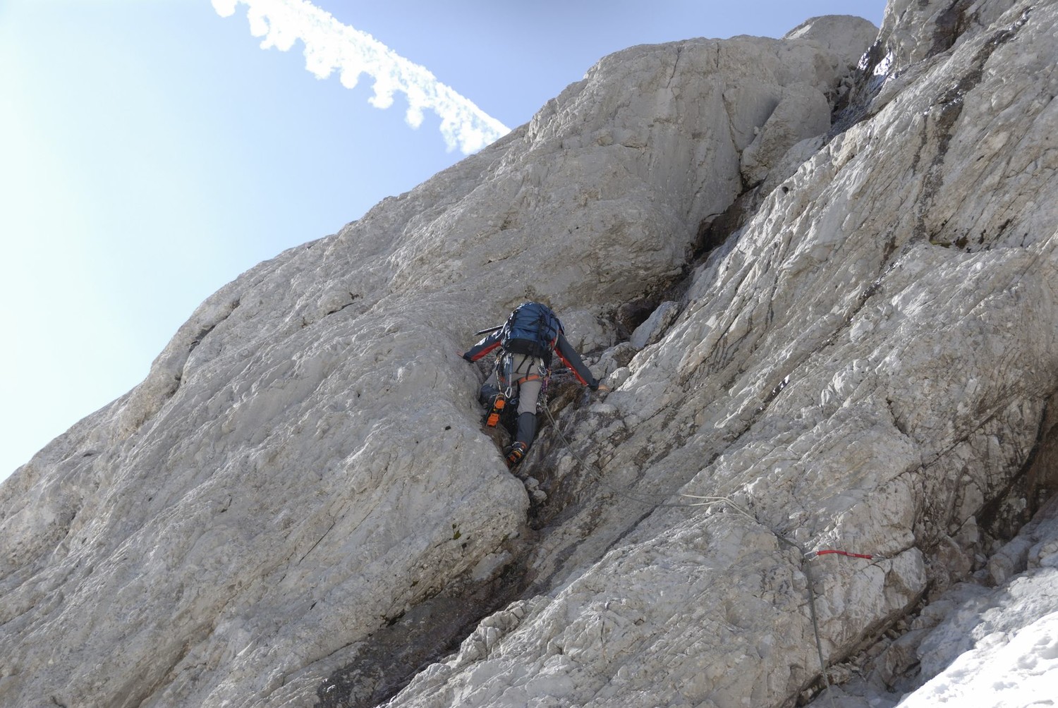 Escalade, crampons aux pieds, entre les deux glaciers (PJR)