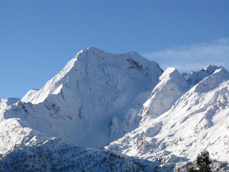 Il Monte Torena 2911 m versante NE (Val Belviso) dalle piste di Aprica.