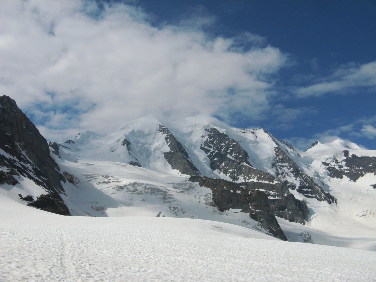 Piz Palü: les trois sommets du Piz Palu depuis Fuorcla Trovat