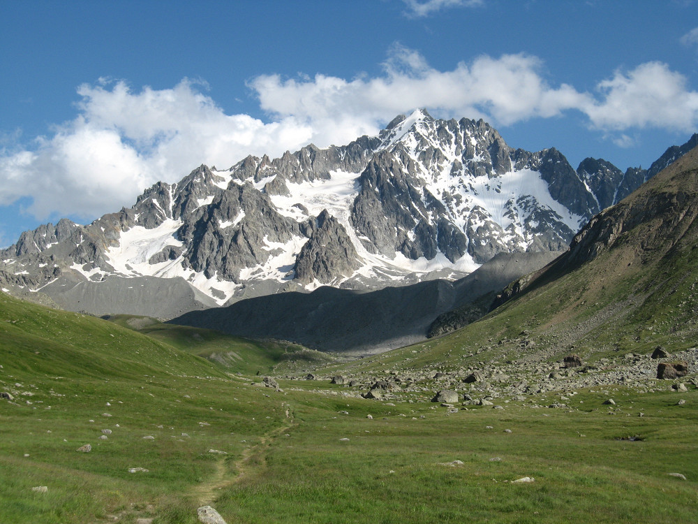 Les Agneaux vus lors de l'approche vers le refuge de l'Alpe de Villard d'Arène