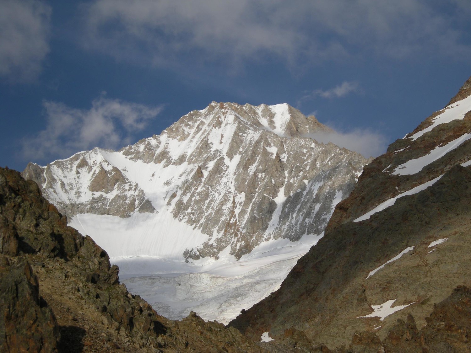 Bietschhorn. Arête W à droite.