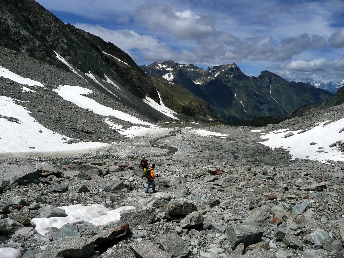 Sous le glacier du Grand Neyron, descente de l'Herbetet