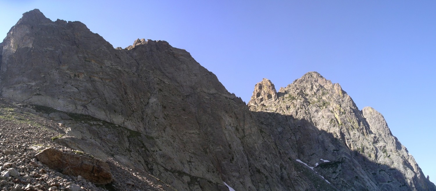 Le Cayre Barel a gauche et Cayre de la Madonne a droite