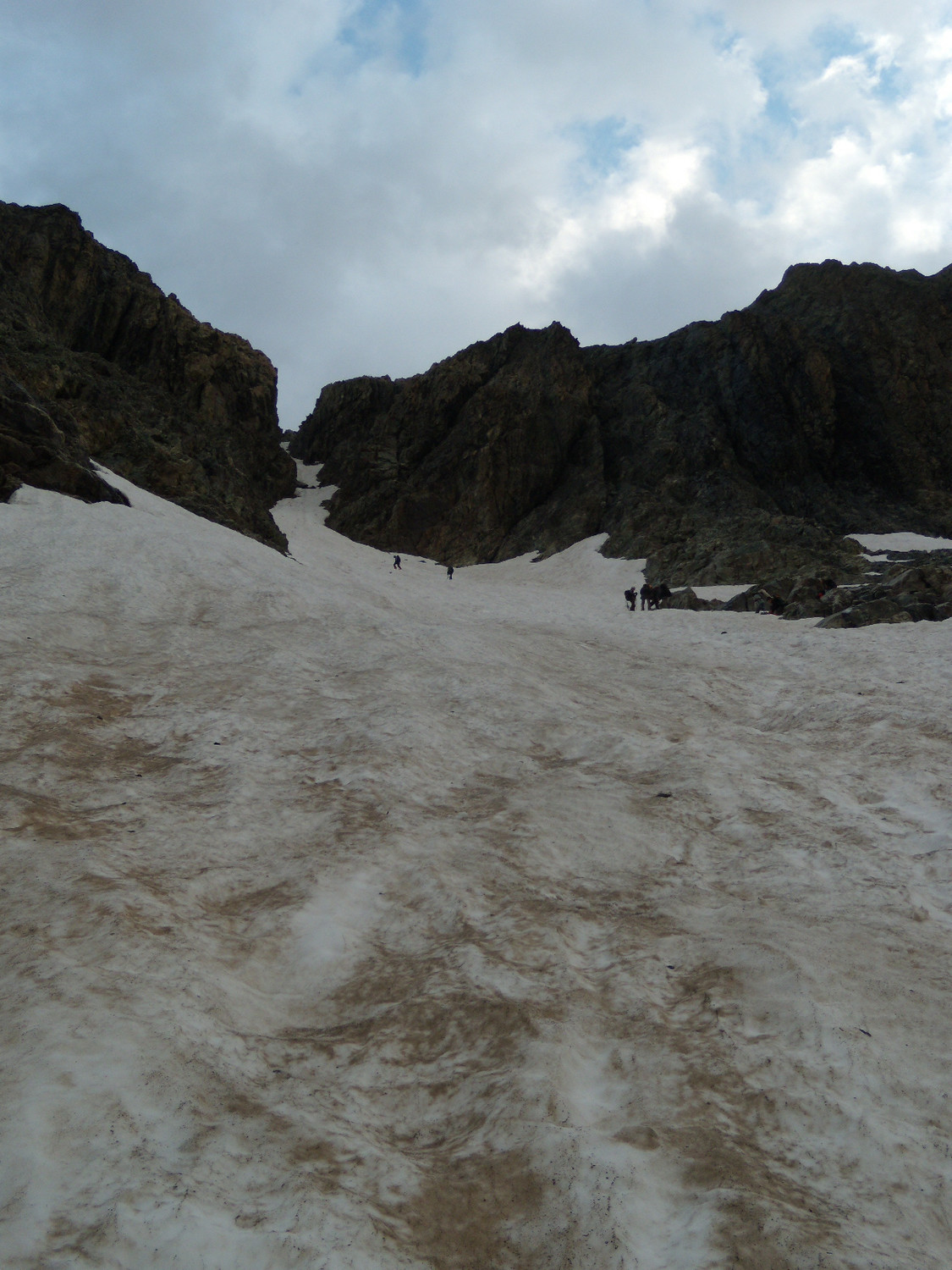 Le début du couloir d'accès à l'arête sommitale