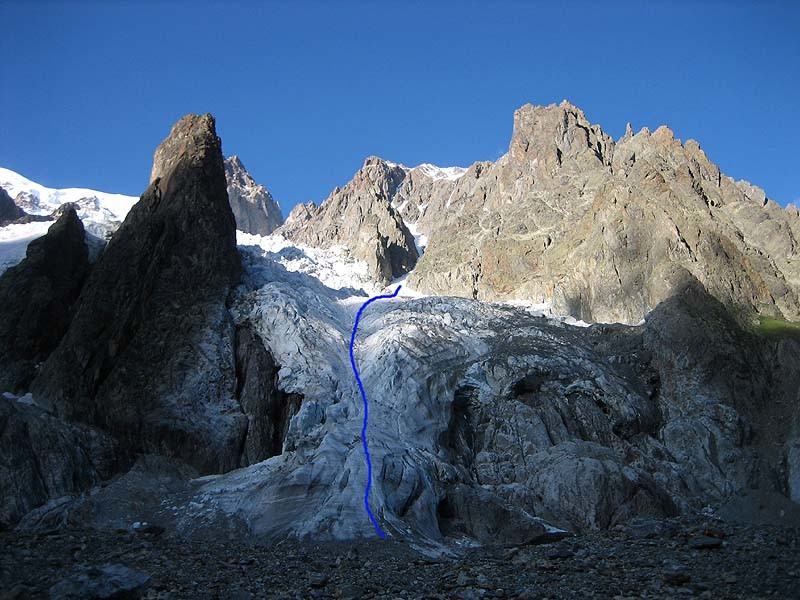 Il couloir visto dal Ghiacciaio del Miage