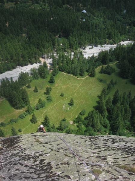 Fissure d'Ailefroide - La Snoopy directe - Ambiance depuis R8.