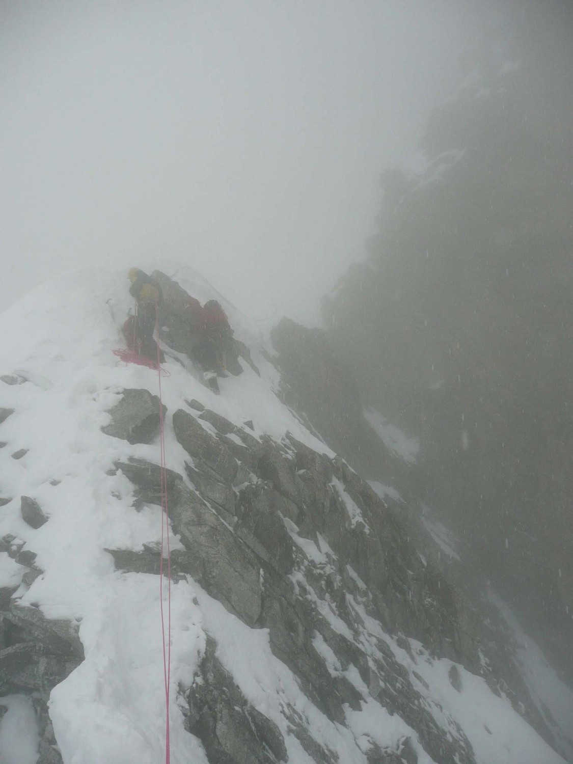 Innominata, arête neigeuse avant le grand couloir