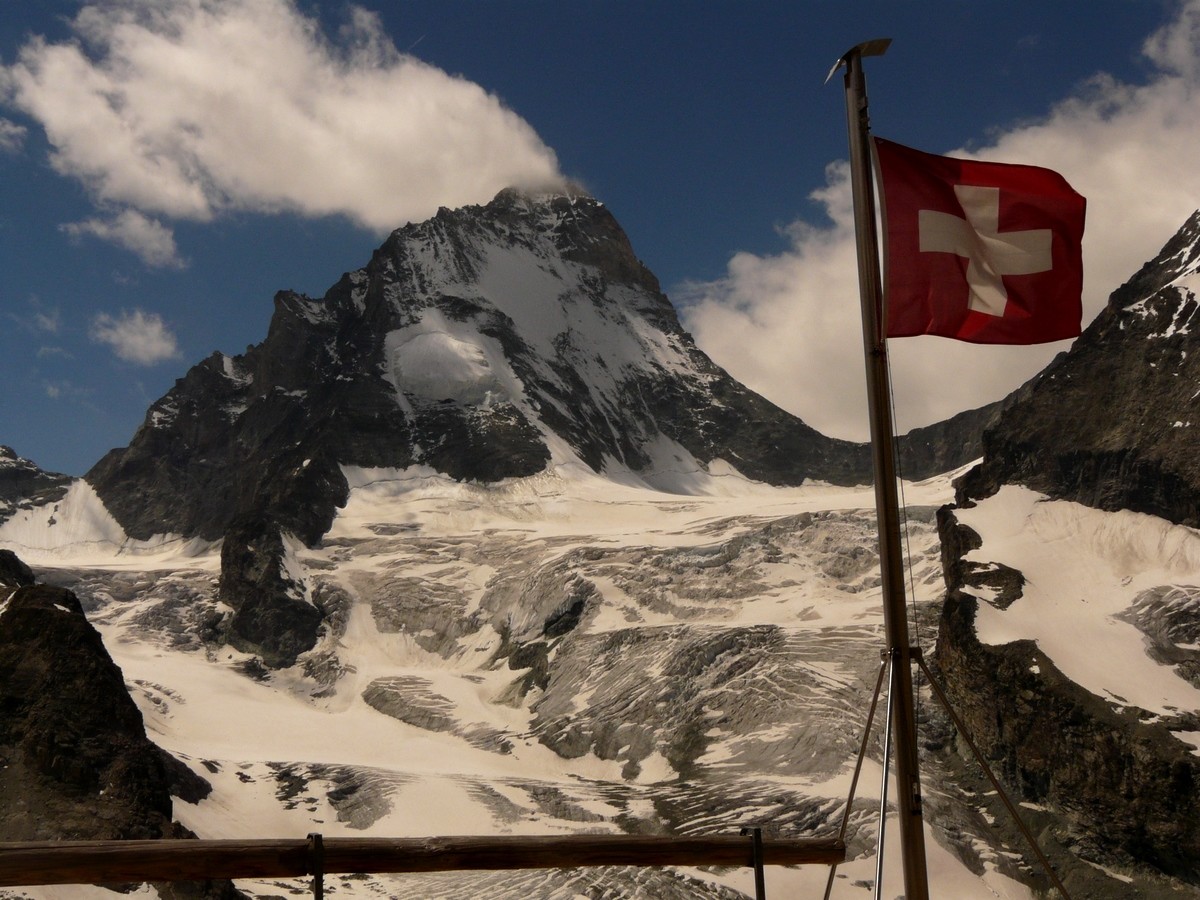La Dent Blanche - un beau sommet valaisan