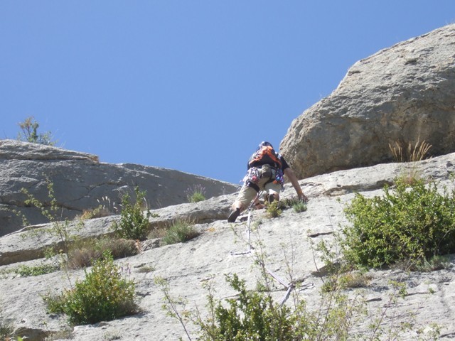 Guigui dans les dalles de sortie