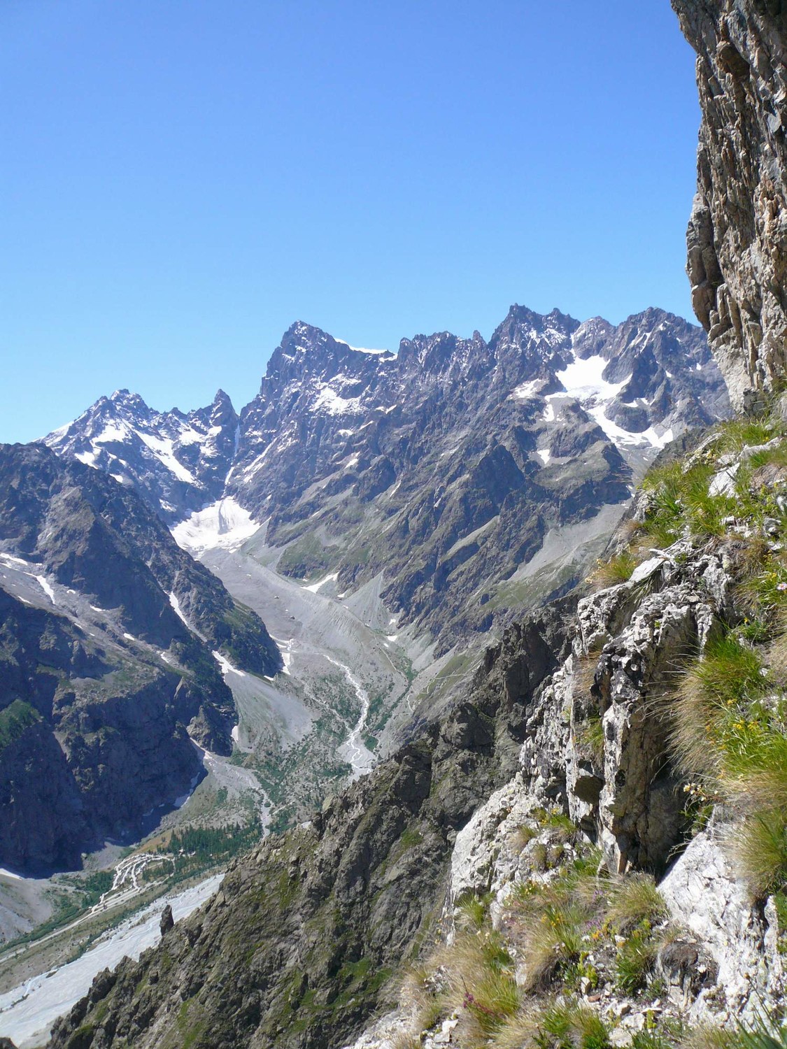 Engat's aux arcas: vue sur le glacier Noir, Coolidge, barre des Ecrins, Grande Sagne