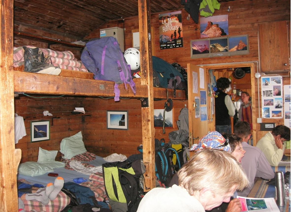 l'interieur du refuge de l'aigle