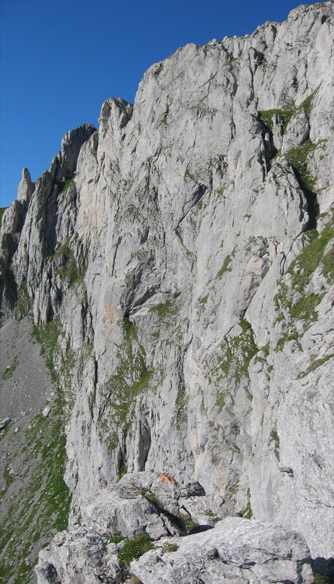 Vue sur le flan W/NW de l'arête SW des Cornettes de Bise