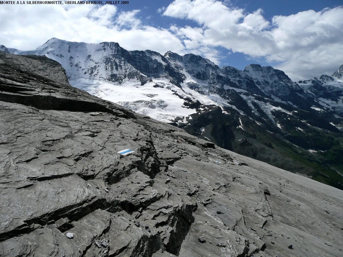 Dalles couchées sous la Silberhornhütte