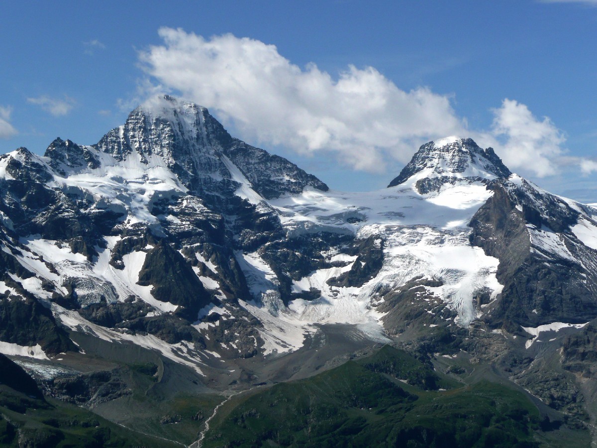 Faces N du Breithorn de Lauterbrunnen (3780m) et du Tschingelhorn