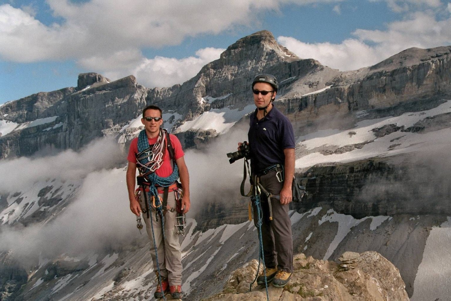 ... pour sortir au sommet, face à Gavarnie (la Tour et le Casque)